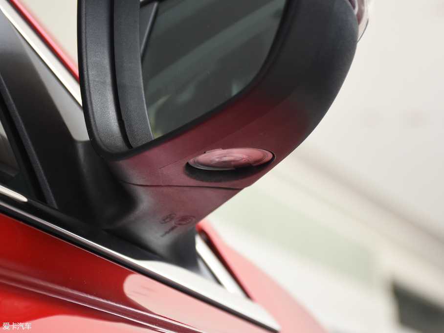 2019���˹ �Ɏ� EcoBoost 180 �Ԅ��hҫ�� ��V