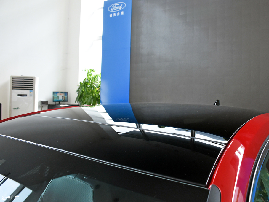 2019�����˹ �Ɏ� EcoBoost 180 �Ԅ��hҫ�� ��V