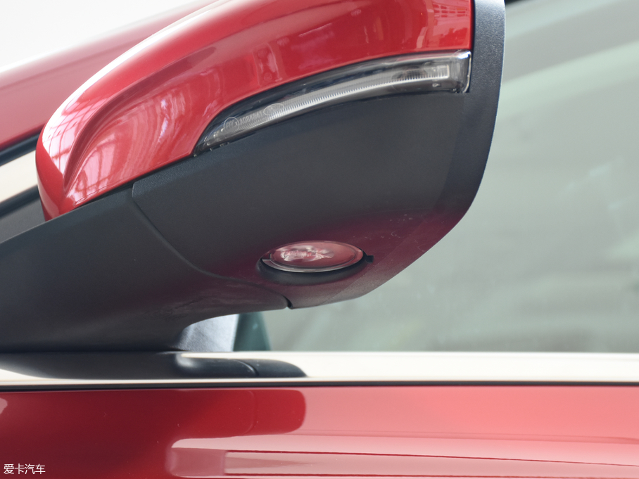 2019���˹ �Ɏ� EcoBoost 180 �Ԅ��hҫ�� ��V