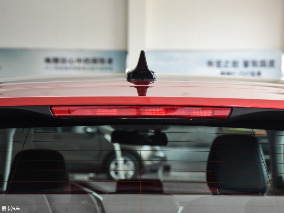 2019���˹ �Ɏ� EcoBoost 180 �Ԅ��hҫ�� ��V