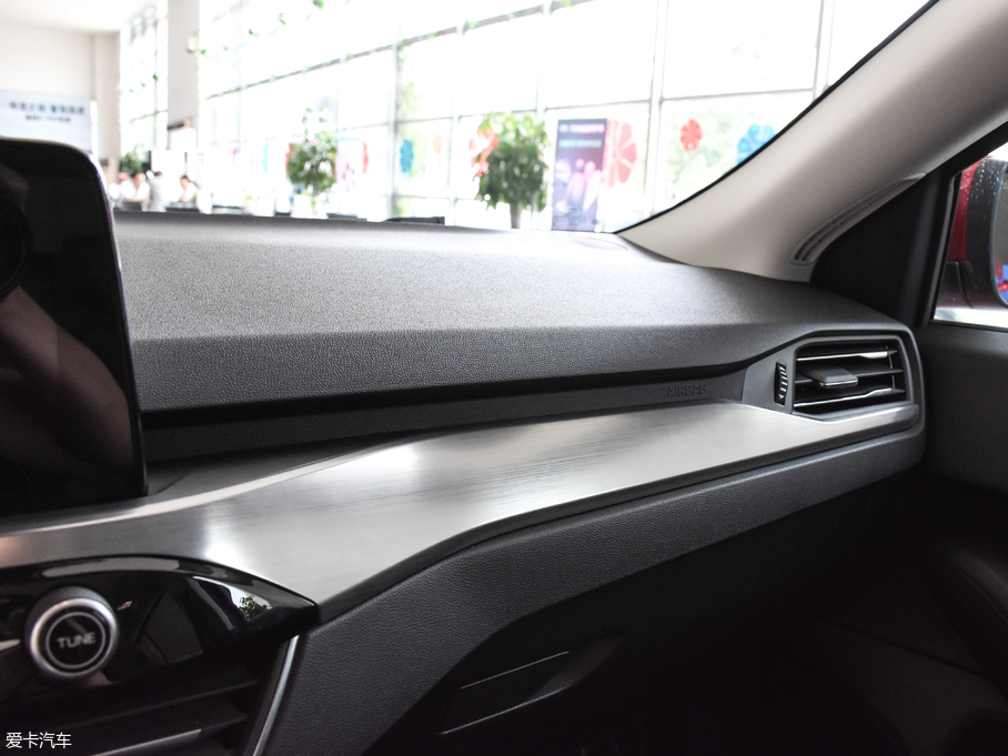 2019˹ Ɏ EcoBoost 180 Ԅhҫ V