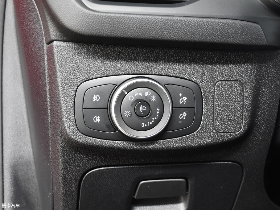 2019˹ Ɏ EcoBoost 180 Ԅhҫ V