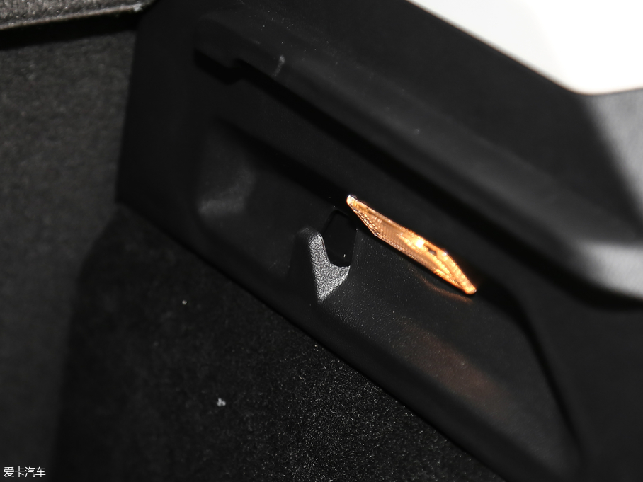 2019˹ Ɏ EcoBoost 180 Ԅhҫ V