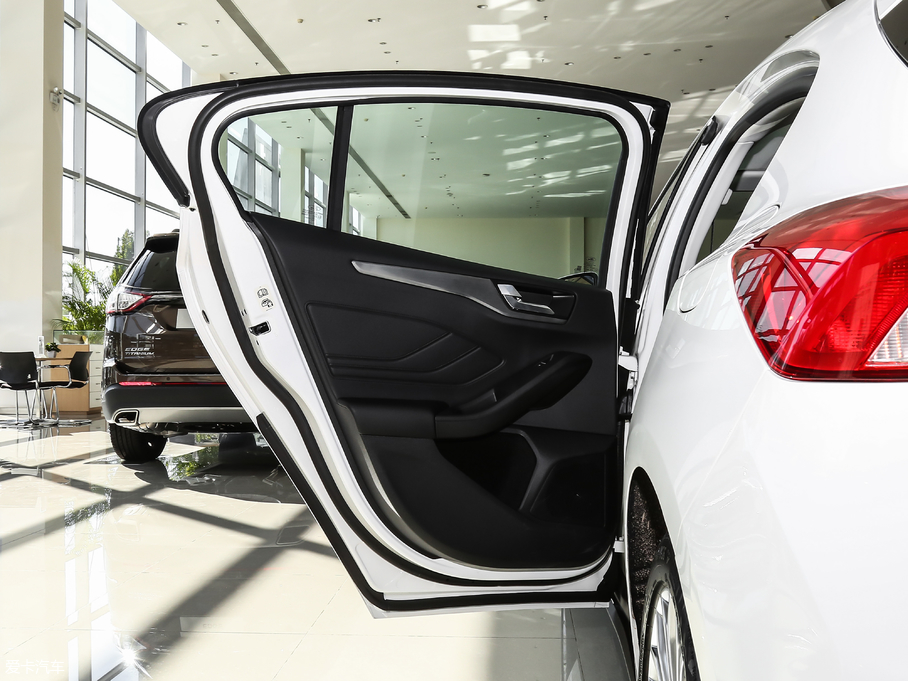 2019˹ Ɏ EcoBoost 180 Ԅhҫ V