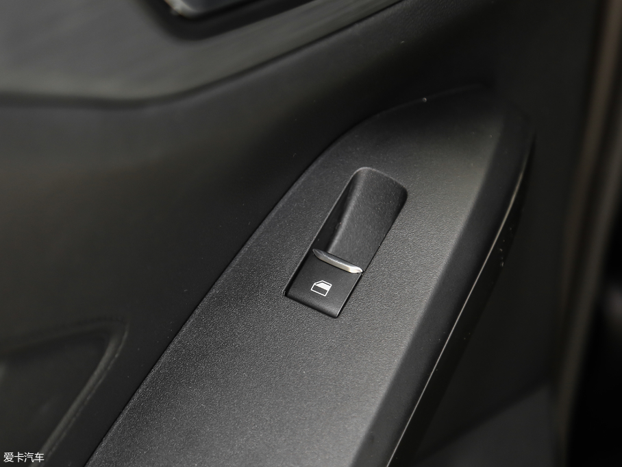 2019˹ Ɏ EcoBoost 180 Ԅhҫ V