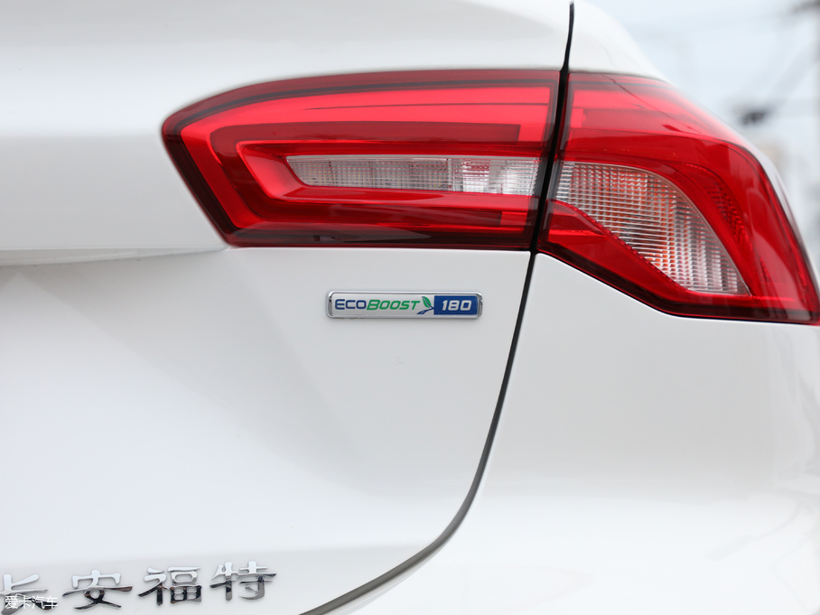 2019˹  EcoBoost 180ԄST Line V