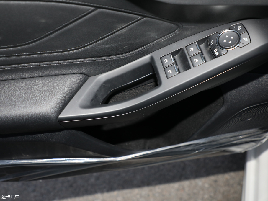 2019˹  EcoBoost 180ԄST Line V