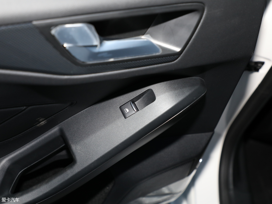 2019˹  EcoBoost 180ԄST Line V