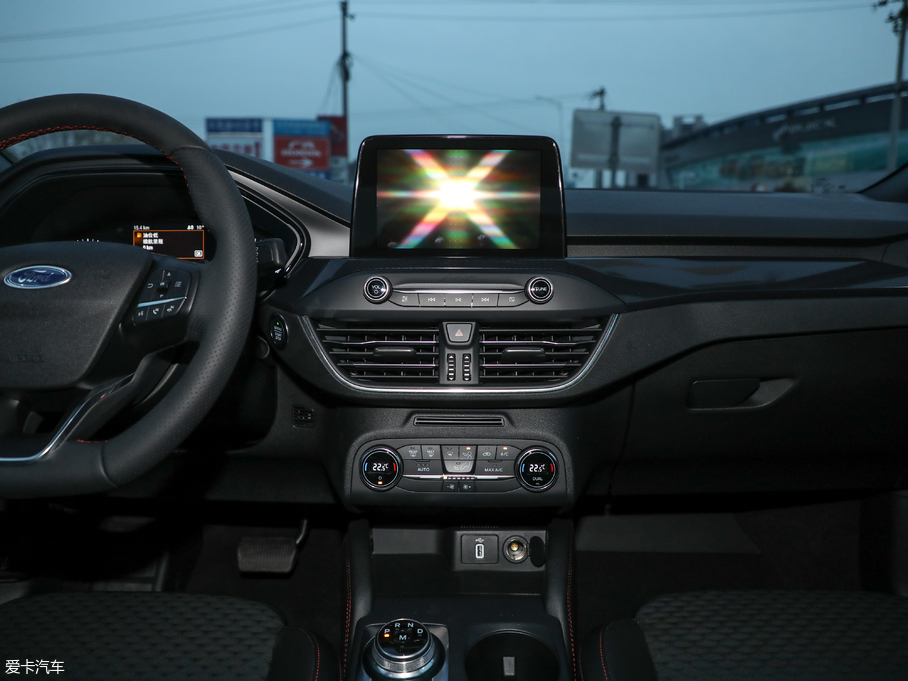 2019˹  EcoBoost 180ԄST Line V