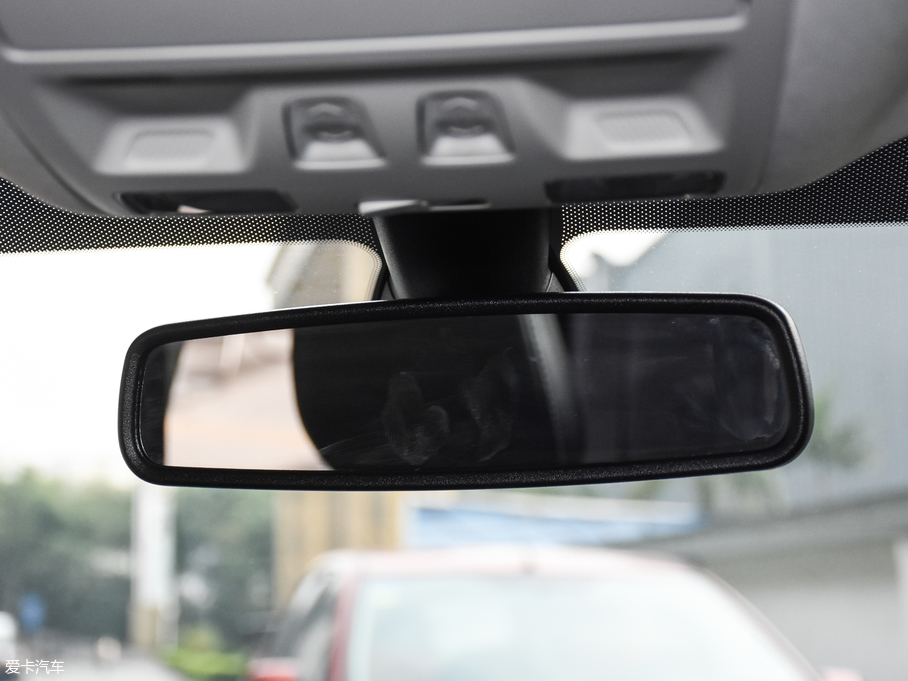 2019���˹ �Ɏ� EcoBoost 180 �Ԅ��h���� ��V