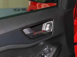 2019Ɏ EcoBoost 180 ԄST Line V g