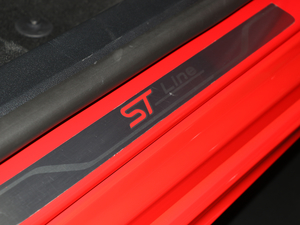 2019Ɏ EcoBoost 180 ԄST Line V g