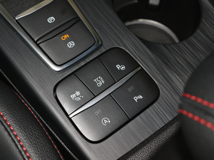 2019Ɏ EcoBoost 180 ԄST Line V п؅^(q)