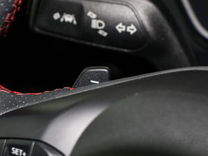 2019Ɏ EcoBoost 180 ԄST Line V п؅^(q)