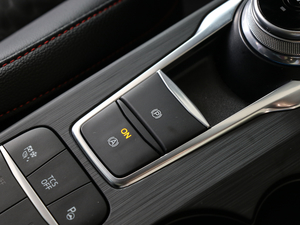 2019Ɏ EcoBoost 180 ԄST Line V п؅^(q)