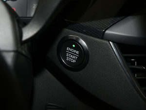 2019Ɏ EcoBoost 180 ԄST Line V п؅^