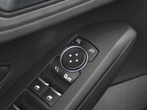 2019Ɏ EcoBoost 180 Ԅhҫ V п؅^