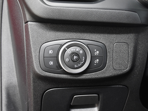 2019Ɏ EcoBoost 180 Ԅhҫ V п؅^