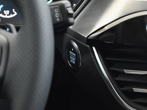 2019Ɏ EcoBoost 180 Ԅhҫ V п؅^