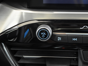 2019Ɏ EcoBoost 180 Ԅhҫ V п؅^