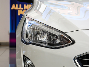 2019Ɏ EcoBoost 180 Ԅhҫ V ^