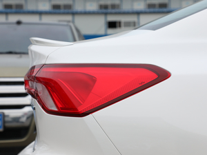 2019 EcoBoost 180ԄST Line V ^