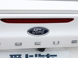 2019 EcoBoost 180ԄST Line V ^