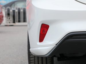 2019 EcoBoost 180ԄST Line V ^