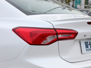 2019 EcoBoost 180ԄST Line V ^