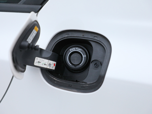 2019 EcoBoost 180ԄST Line V ^