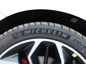 2019 EcoBoost 180ԄST Line V ݆̥Ʒ