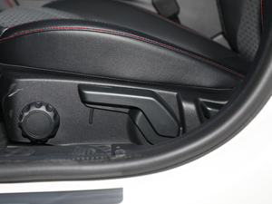 2019 EcoBoost 180ԄST Line V {{