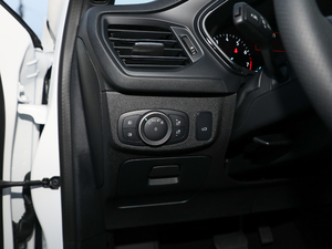 2019 EcoBoost 180ԄST Line V п؅^