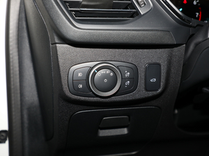 2019 EcoBoost 180ԄST Line V п؅^