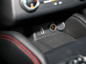 2019 EcoBoost 180ԄST Line V п؅^