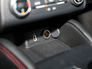 2019 EcoBoost 180ԄST Line V п؅^