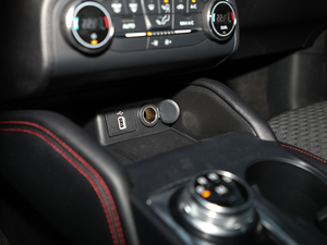 2019 EcoBoost 180ԄST Line V п؅^