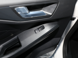 2019 EcoBoost 180ԄST Line V п؅^