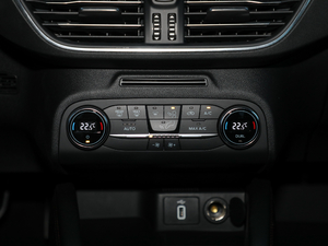 2019 EcoBoost 180ԄST Line V {{