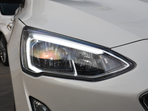 2019Ɏ EcoBoost 180 Ԅh V ^