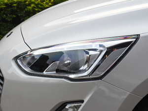 2019Ɏ EcoBoost 180 Ԅh V ^