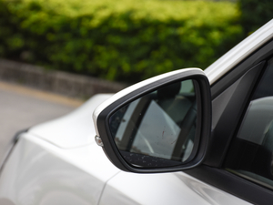 2019Ɏ EcoBoost 180 Ԅh V ^