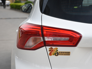 2019Ɏ EcoBoost 180 Ԅh V ^