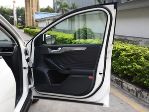 2019Ɏ EcoBoost 180 Ԅh V g