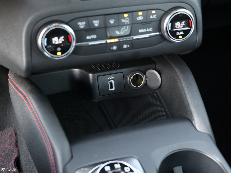 2019˹  EcoBoost 180ԄST Line V