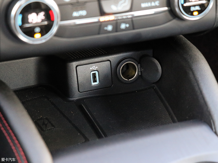 2019˹  EcoBoost 180Ԅ(dng)ST Line (gu)V