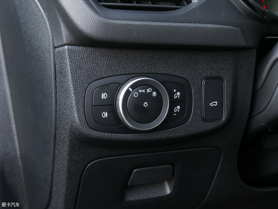 2019˹  EcoBoost 180ԄST Line V