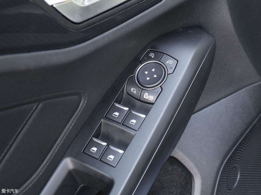 2019˹  EcoBoost 180ԄST Line V