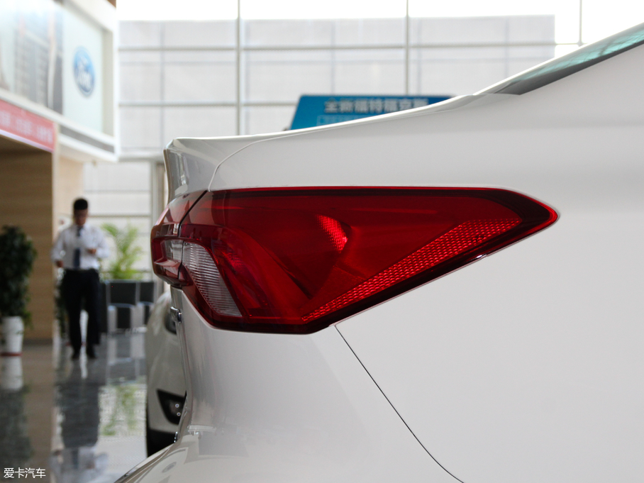 2019˹  EcoBoost 180Ԅhҫ V