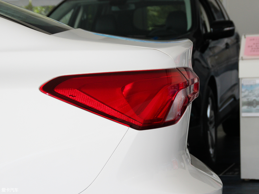 2019˹  EcoBoost 180Ԅ(dng)hҫ (gu)V